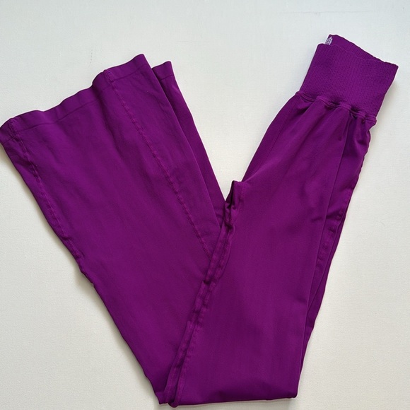 NWOT free people flares!! Sold out online/NLA. $98 retail. - Picture 10 of 10
